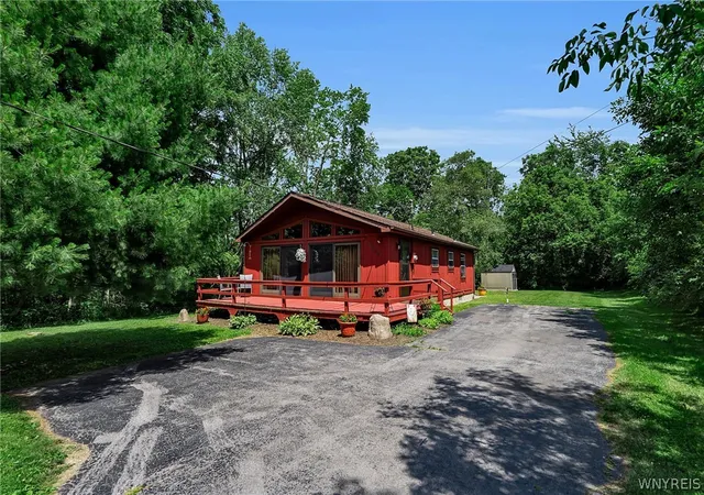 3rd image of 3605 Porterville Rd, Marilla, NY 14052 | MLS# B1695469