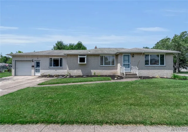 1st image of 8 Lois Dr, Buffalo, NY 14227 | MLS# B1696109