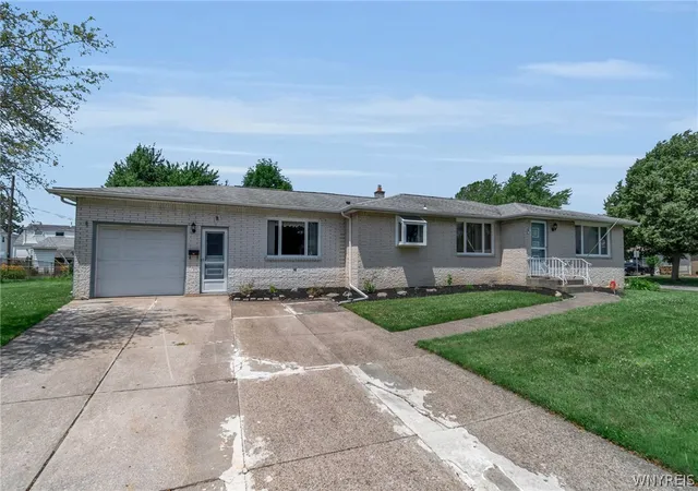 2nd image of 8 Lois Dr, Buffalo, NY 14227 | MLS# B1696109