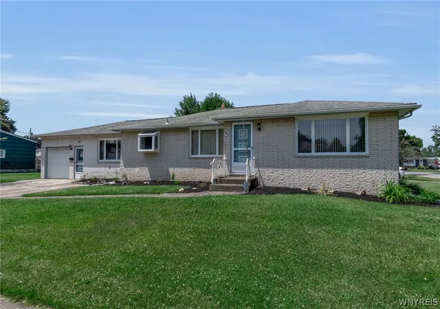 34th image of 8 Lois Dr, Buffalo, NY 14227 | MLS# B1696109