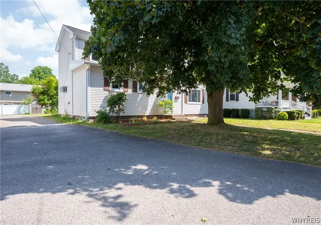 Photo 3 of Sale Pending at 29 State St, Middleport, NY 14105 | MLS# B1696144 | Listing updated on 2026-07-17