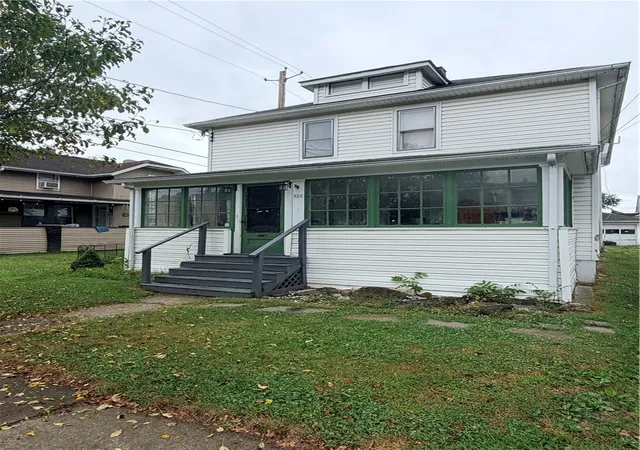 Photo 1 of Single family home for sale at 952 Erie St, Elmira, NY 14904 | MLS# R1692764 | Listing updated on 2026-07-12