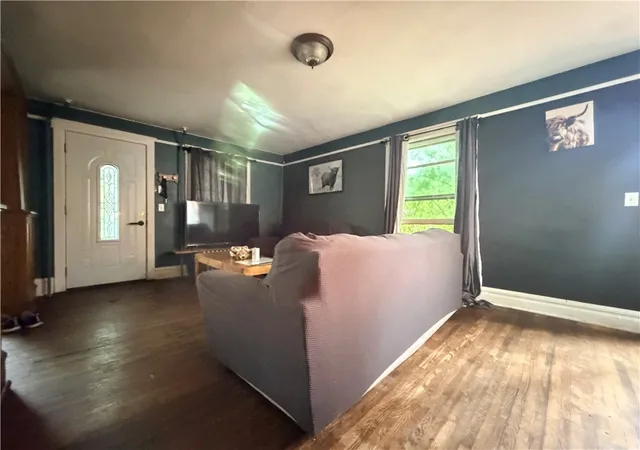 Photo 3 of Single family home for sale at 952 Erie St, Elmira, NY 14904 | MLS# R1692764 | Listing updated on 2026-07-12
