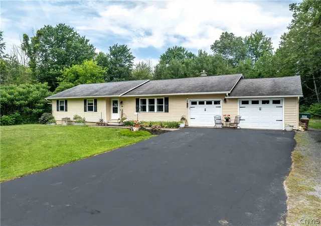 Homes for sale in Mexico, NY | 34 Hurlbut Rd, Mexico, NY 13114 | MLS# S1695910