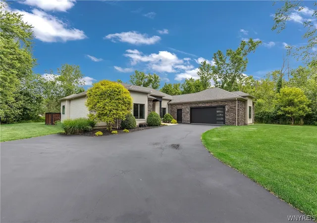 1st image of 574 N Ellicott Creek Rd, Buffalo, NY 14228 | MLS# B1695858