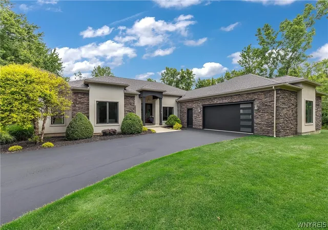 2nd image of 574 N Ellicott Creek Rd, Buffalo, NY 14228 | MLS# B1695858