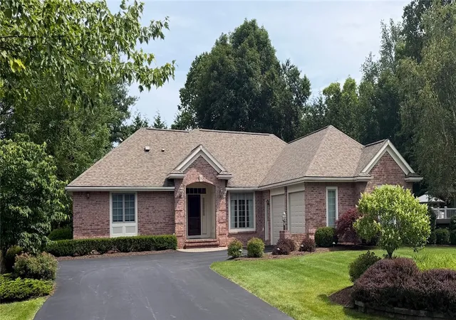Homes for sale in Penfield, NY | 34 Crossbow Dr, Penfield, NY 14526 | MLS# R1687483
