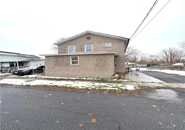 Homes for sale in Auburn, NY | 10 Rock Ave, Auburn, NY 13021 | MLS# S1696184