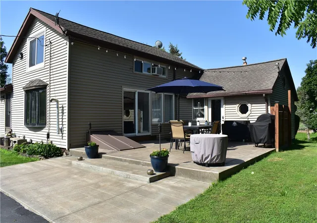 2nd image of 858 Burritt Rd, Parma, NY 14468 | MLS# R1694862