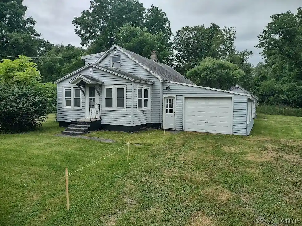 Photo 1 of Sale Pending at 342 Belle Isle Rd, Syracuse, NY 13209 | MLS# S1694509 | Listing updated on 2026-10-07