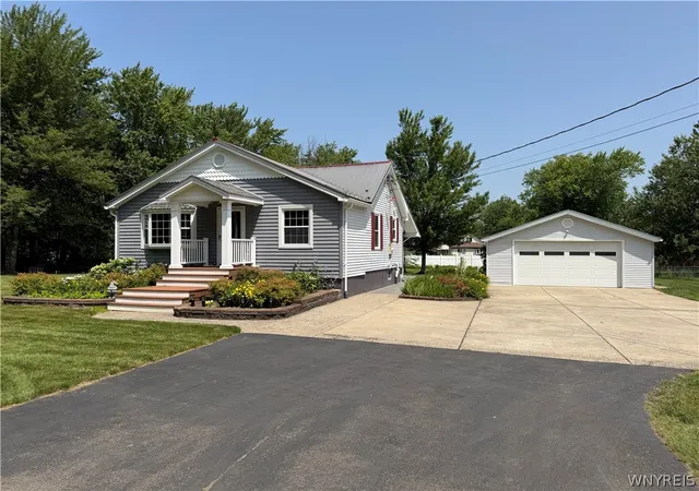 Homes for sale in Hamburg, NY | 4238 Loran Ave, Hamburg, NY 14075 | MLS# B1695710