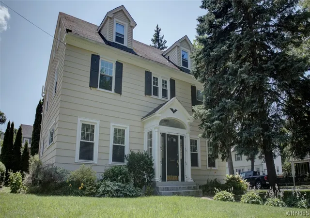 1st image of 703 Maple Ave, Niagara Falls, NY 14305 | MLS# B1696038