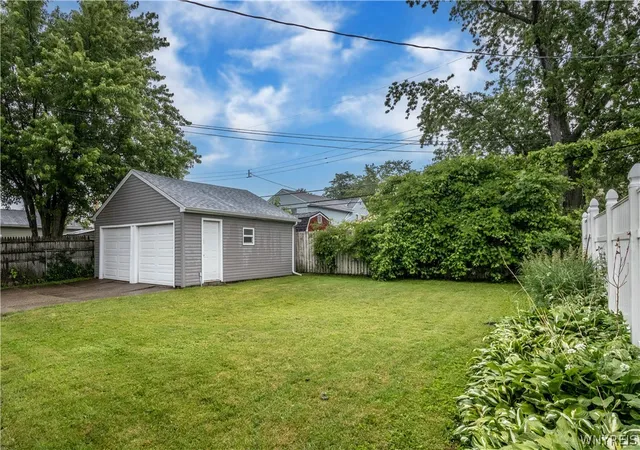 4th image of 229 Dalton Dr, Tonawanda, NY 14223 | MLS# B1692265