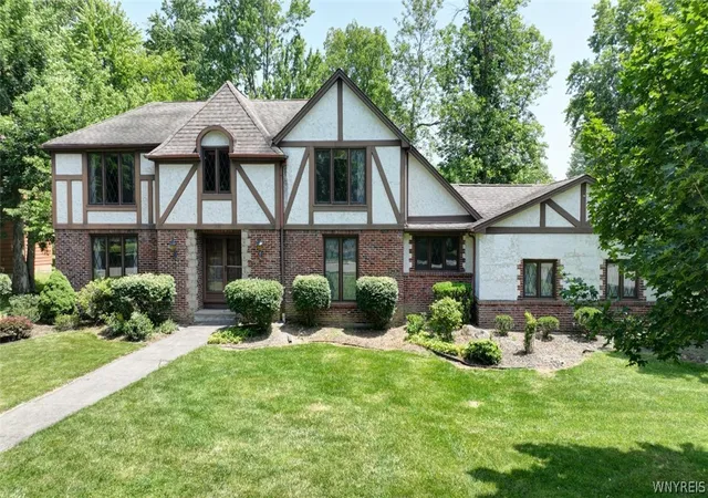 1st image of 239 Wood Acres Dr, East Amherst, NY 14051 | MLS# B1696082