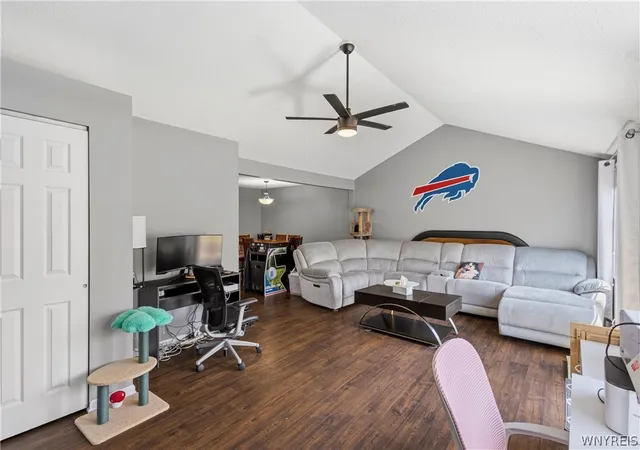 4th image of 152 Olde Stone Ln, Lancaster, NY 14086 | MLS# B1696219