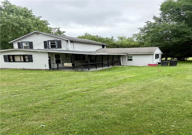 Photo 2 of Single family home for sale at 305 Homewood Ave, Elmira, NY 14904 | MLS# R1696250 | Listing updated on 2026-08-01
