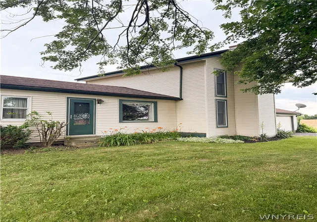 Photo 2 of Sale Pending at 5389 Keck Rd, Lockport, NY 14094 | MLS# B1695890 | Listing updated on 2026-07-14