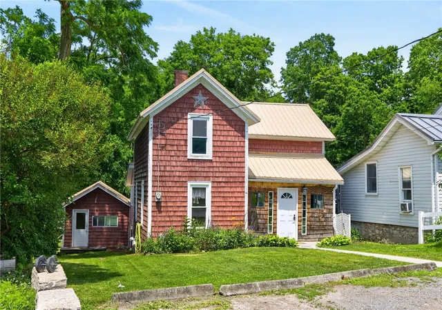 1st image of 9624 Martin Rd, Honeoye Falls, NY 14472 | MLS# R1692906