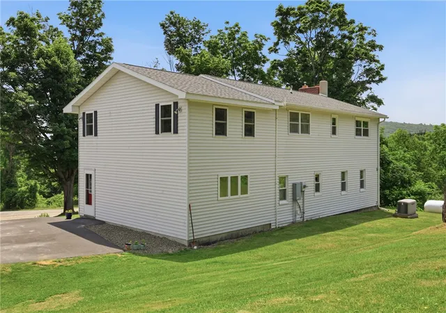 46th image of 9463 Depew Rd, Hammondsport, NY 14840 | MLS# R1695756