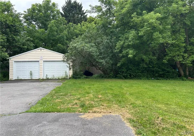 21st image of 205 Chemung St, Syracuse, NY 13204 | MLS# S1696275