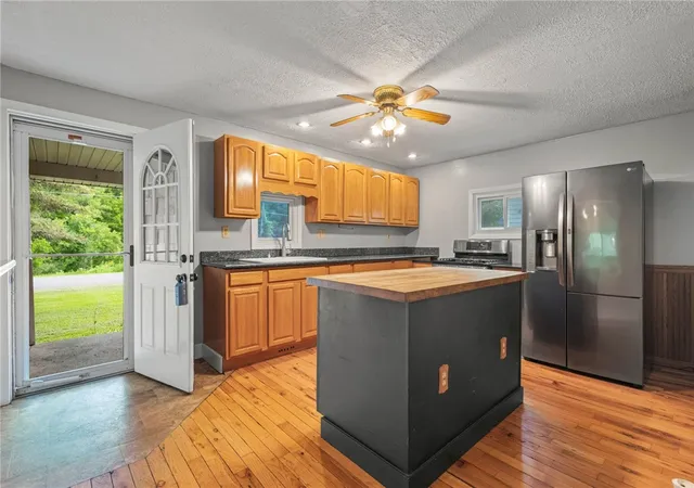 Homes for sale in Stafford, NY | 6506 Fox Pl Rd, Stafford, NY 14525 | MLS# R1695318