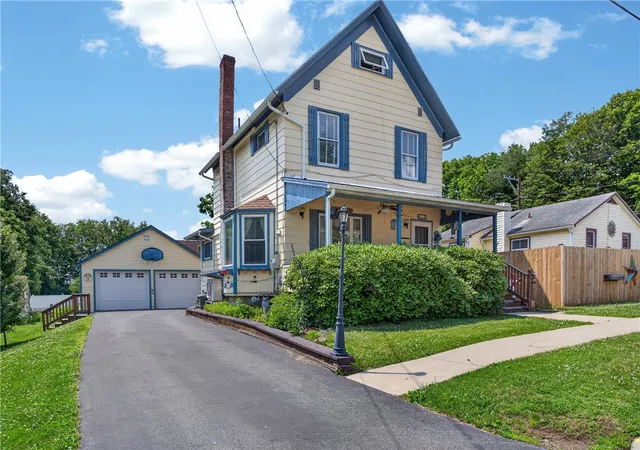 1st image of 30 Reynolds St, Oneonta, NY 13820 | MLS# R1696195