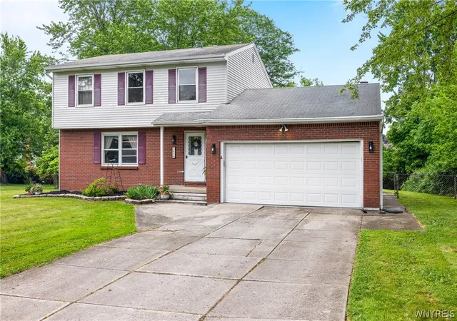 Homes for sale in Amherst, NY | 147 N Linden St, Amherst, NY 14221 | MLS# B1696234