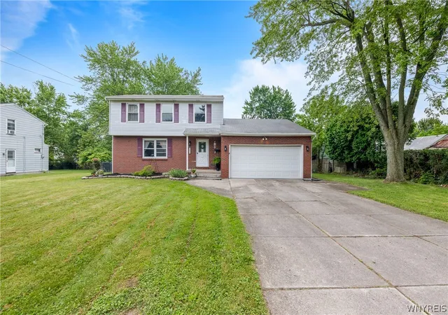Homes for sale in Amherst, NY | 147 N Linden St, Amherst, NY 14221 | MLS# B1696234