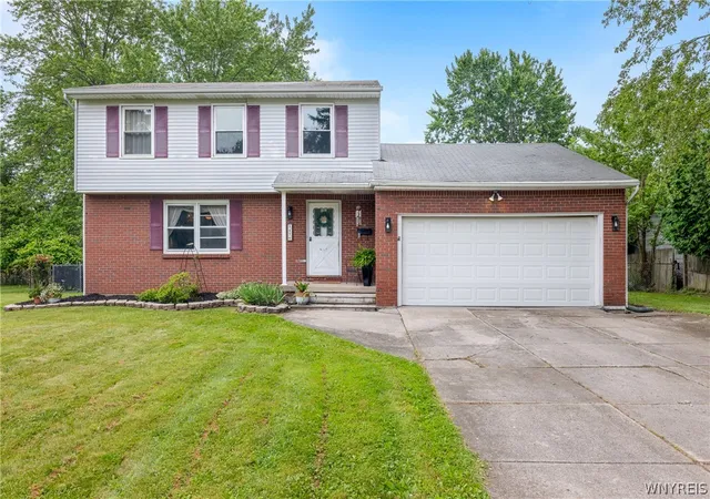 Homes for sale in Amherst, NY | 147 N Linden St, Amherst, NY 14221 | MLS# B1696234