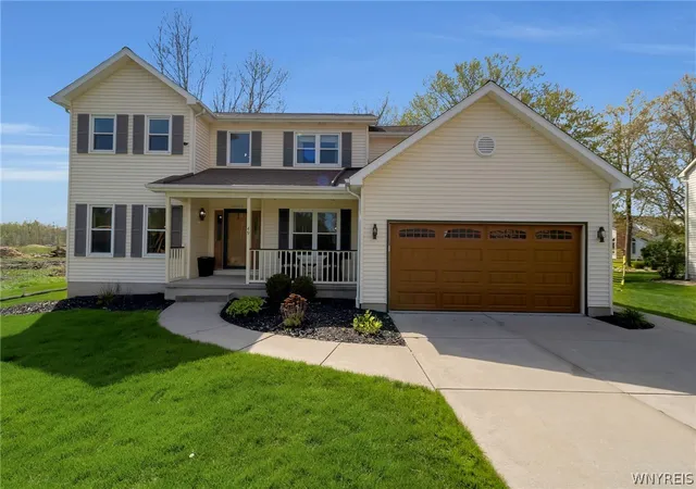 1st image of 49 Ruby Ln, East Amherst, NY 14051 | MLS# B1696319