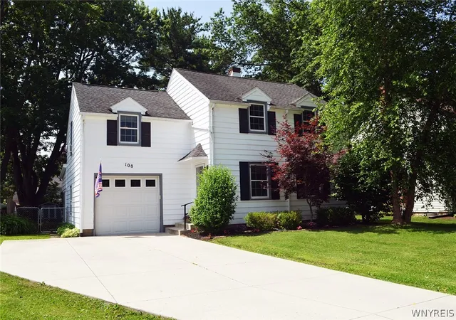 Homes for sale in Hamburg, NY | 108 North St, Hamburg, NY 14075 | MLS# B1696113