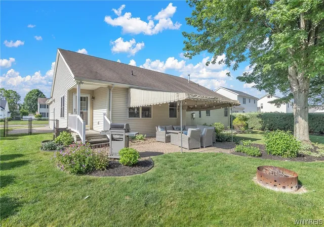 3rd image of 3667 Spice Creek, Wheatfield, NY 14120 | MLS# B1696167