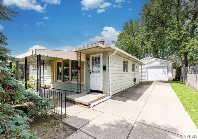Homes for sale in Tonawanda, NY | 420 Wendel Ave, Tonawanda, NY 14223 | MLS# B1696297