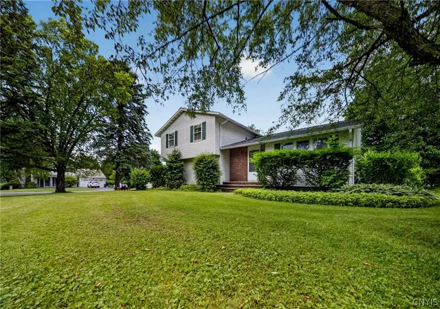 Photo 3 of Sale Pending at 3929 Derby Dr, Syracuse, NY 13215 | MLS# S1695980 | Listing updated on 2026-07-28