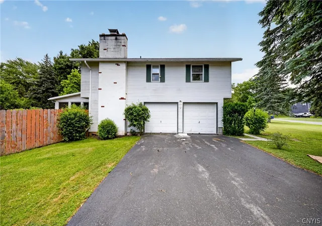Photo 3 of Sale Pending at 3929 Derby Dr, Syracuse, NY 13215 | MLS# S1695980 | Listing updated on 2026-07-28