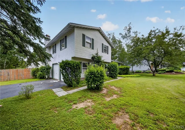 Photo 4 of Sale Pending at 3929 Derby Dr, Syracuse, NY 13215 | MLS# S1695980 | Listing updated on 2026-07-28