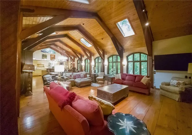 3rd image of 150 Park Rd, Pittsford, NY 14534 | MLS# R1696217