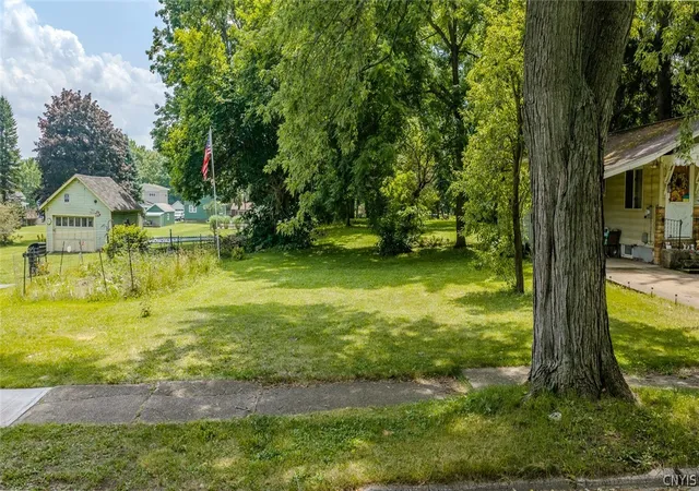 1st image of 218 James St, Canastota, NY 13032 | MLS# S1696323