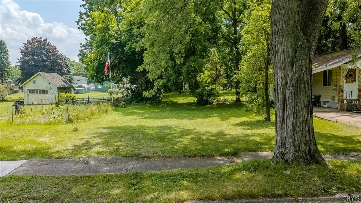 Land for sale at 218 James St, Canastota, NY 13032 | MLS# S1696323