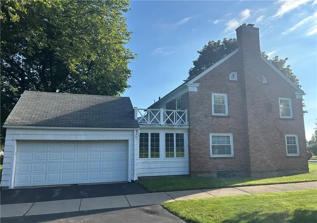 Photo 3 of Sale Pending at 3621 Lake Ave, Rochester, NY 14612 | MLS# R1696308 | Listing updated on 2026-07-23