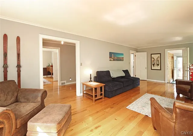 3rd image of 114 Cornwall Dr, Syracuse, NY 13214 | MLS# S1695776