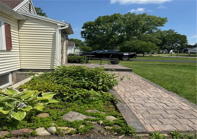 2nd image of 3 Springbrook Dr, Chili, NY 14514 | MLS# R1696289