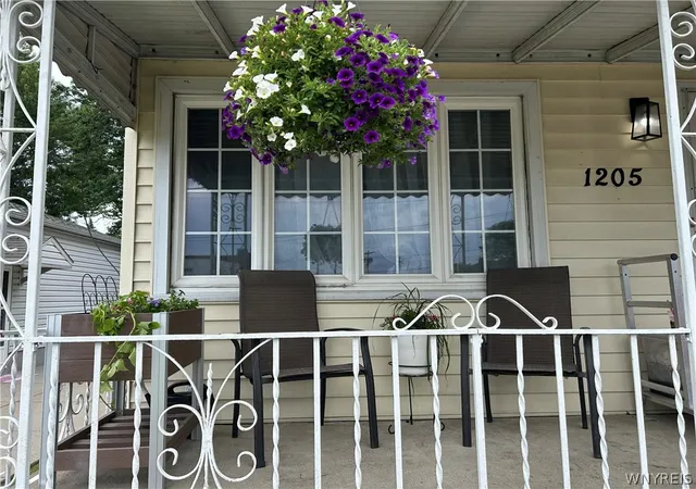2nd image of 1205 85th St, Niagara Falls, NY 14304 | MLS# B1696300