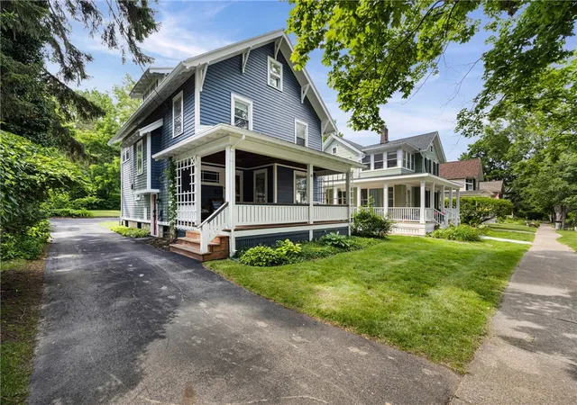 1st image of 17 Washington Ave, Pittsford, NY 14534 | MLS# R1695084