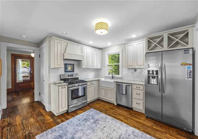 3rd image of 17 Washington Ave, Pittsford, NY 14534 | MLS# R1695084