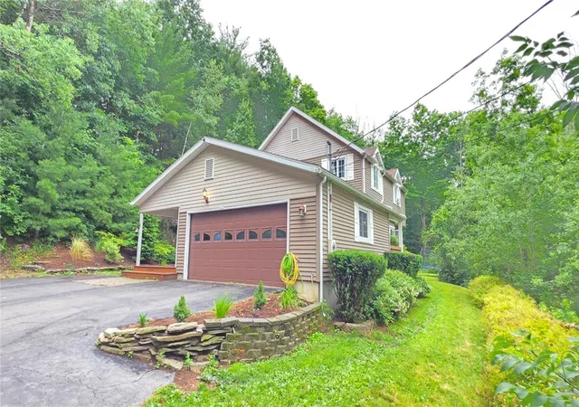 2nd image of 10662 Tannery Creek Rd, Corning, NY 14830 | MLS# R1695349