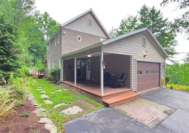 3rd image of 10662 Tannery Creek Rd, Corning, NY 14830 | MLS# R1695349
