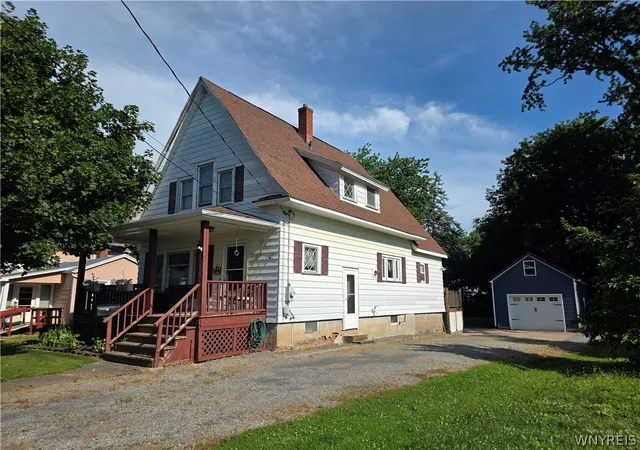 Homes for sale in Albion, NY | 251 E Park St, Albion, NY 14411 | MLS# B1696303