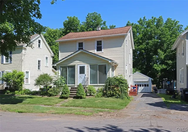 Photo 3 of Sale Pending at 180 Chaffee Ave, Syracuse, NY 13207 | MLS# S1696294 | Listing updated on 2026-07-28