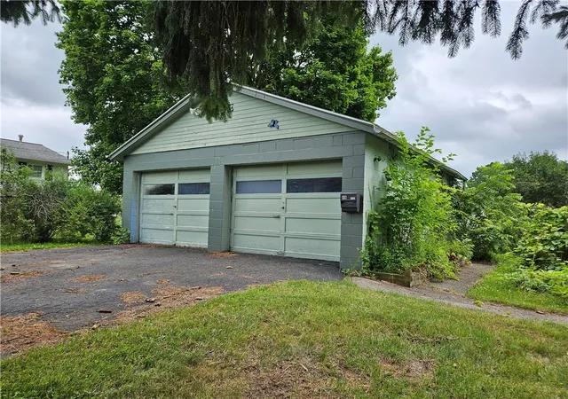 31st image of 48 Evergreen St, Spencerport, NY 14559 | MLS# R1696340